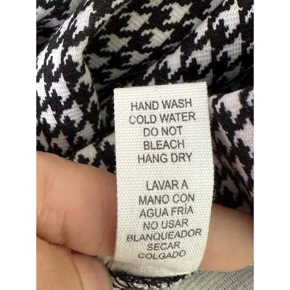 Ambiance Apparel black white houndstooth pull on mini skirt size M - Picture 3 of 13